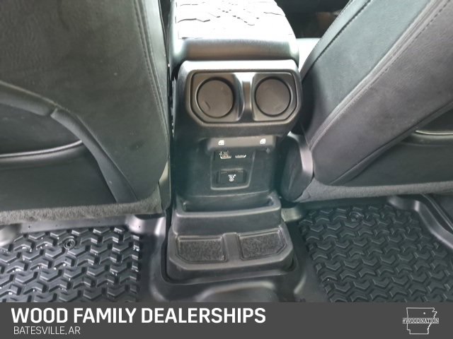 Used 2019 Jeep Wrangler Unlimited Sahara image 22