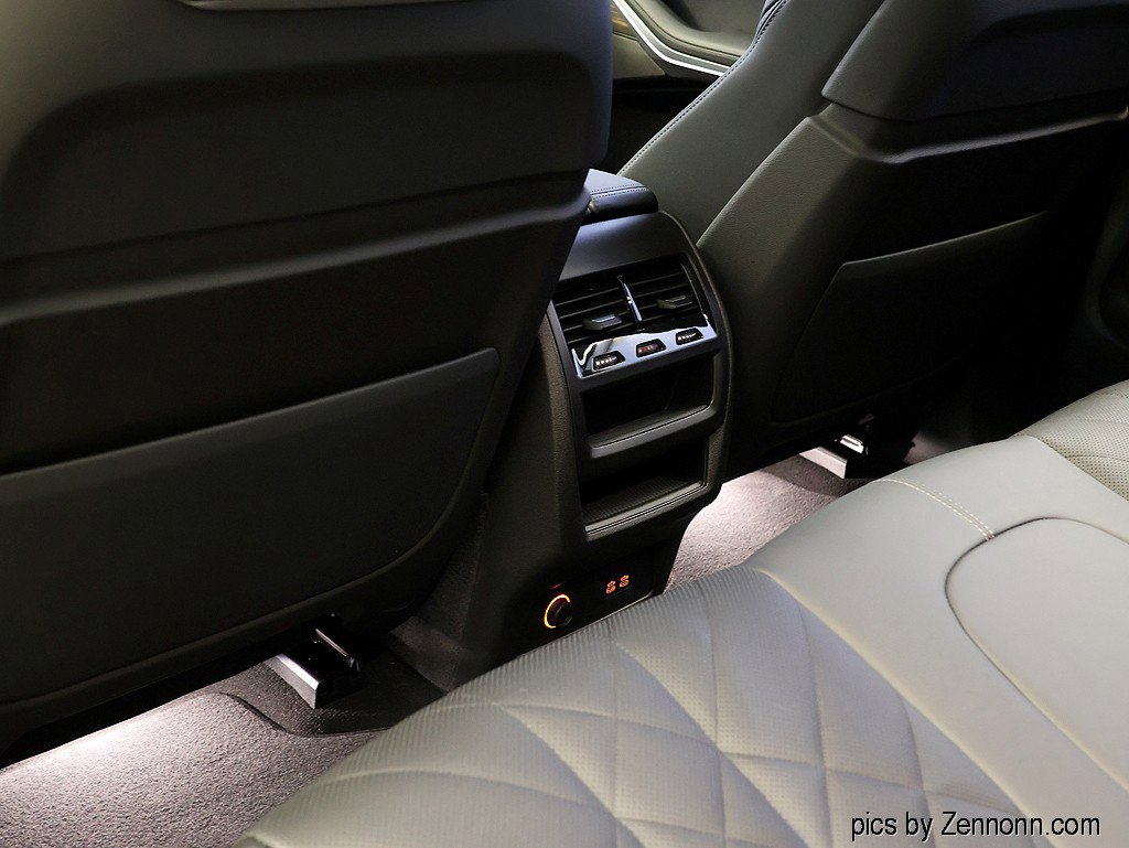 Certified 2025 BMW X5 xDrive40i w/ Premium Package image 14