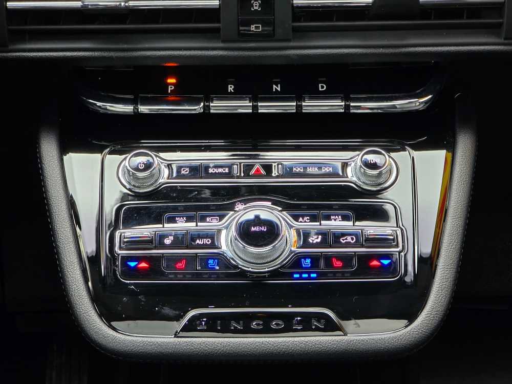 Used 2022 Lincoln Corsair Reserve w/ Equipment Group 201A image 19