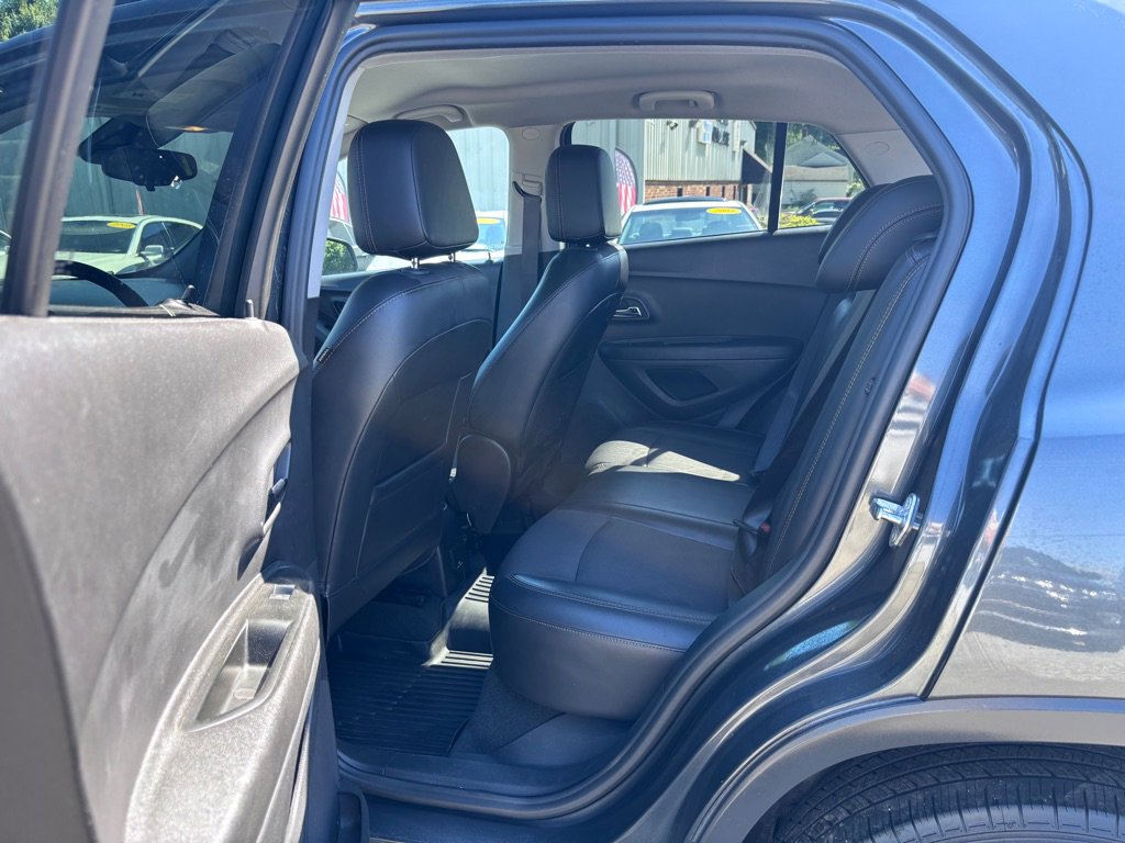 Used 2019 Chevrolet Trax LT w/ Driver Confidence Package AWD/4WD image 17