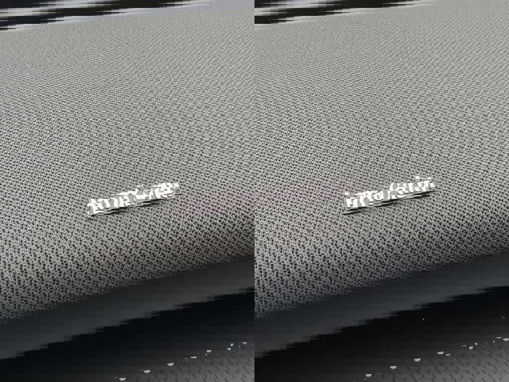 Certified 2025 Volvo EX30 Plus w/ Protection Package Premier image 28