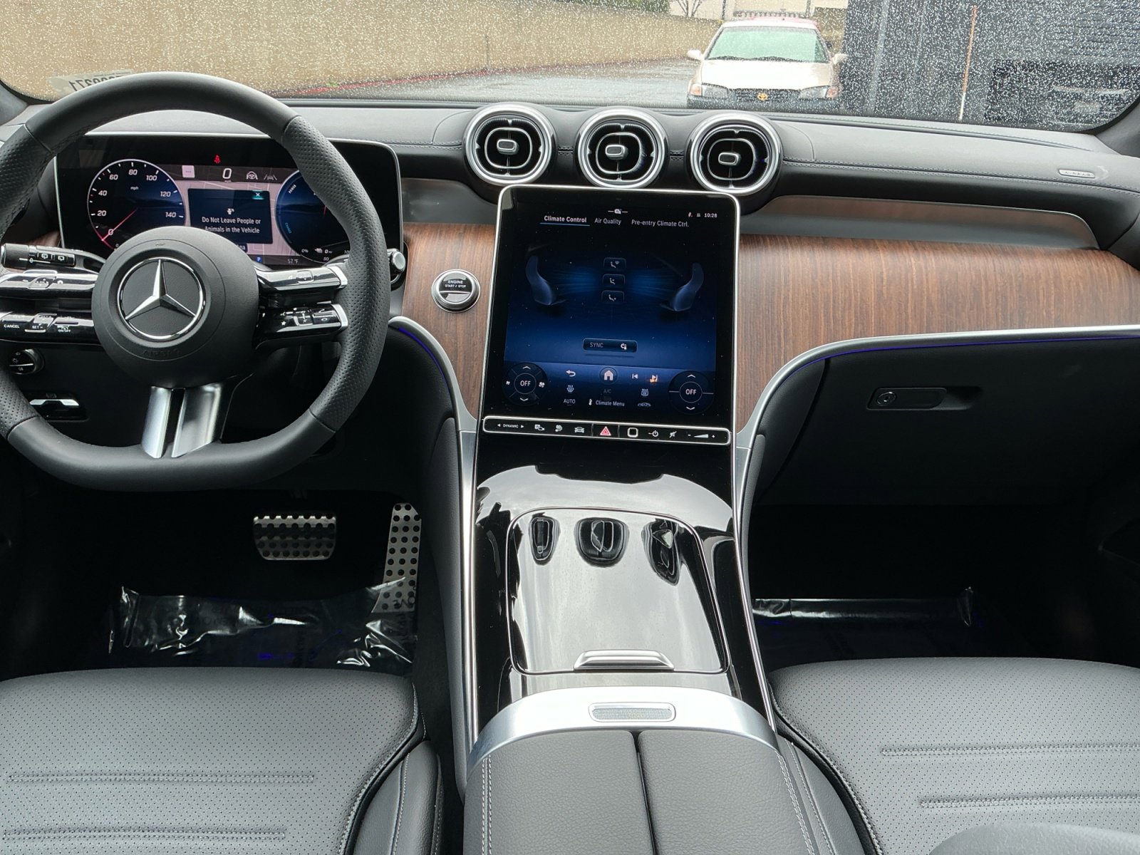 Used 2025 Mercedes-Benz GLC 350e 4MATIC image 15