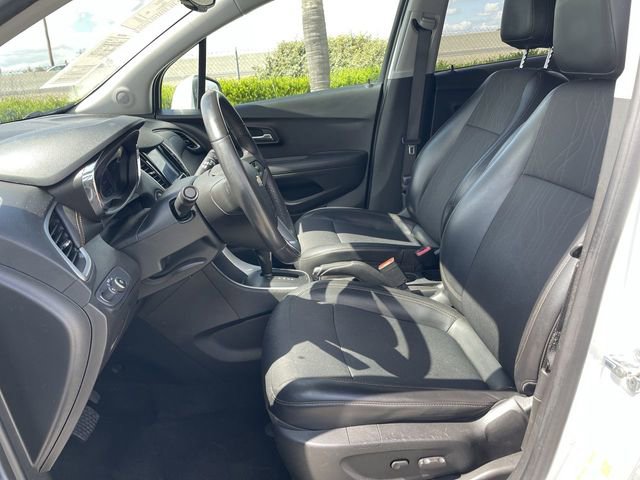 Used 2020 Chevrolet Trax LT w/ LT Convenience Package FWD image 18