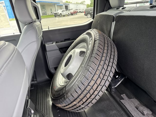 New 2025 Ford F350 XL w/ XL Chrome Package image 11