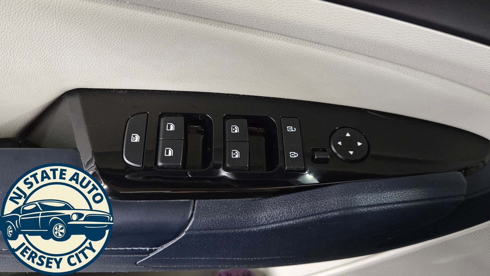 Used 2023 Kia Sportage EX image 21