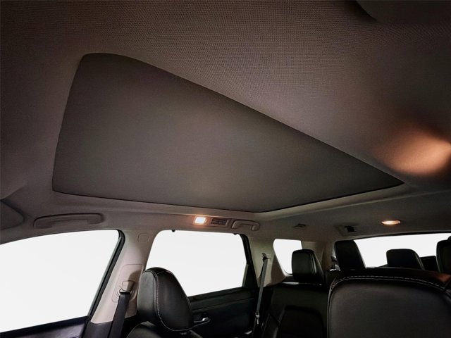 Certified 2024 Nissan Pathfinder Platinum w/ Black Appearance Package FWD image 15