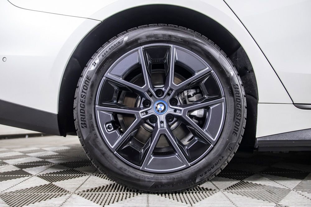 Used 2023 BMW i4 eDrive35 RWD image 39