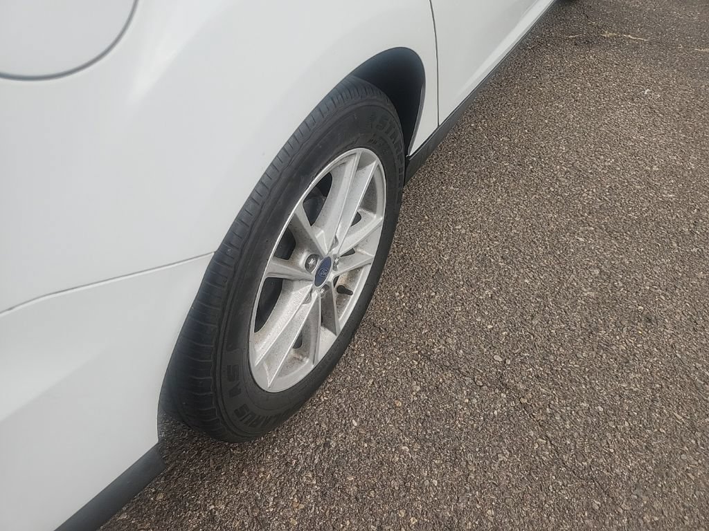 Used 2018 Ford Focus SE FWD image 15