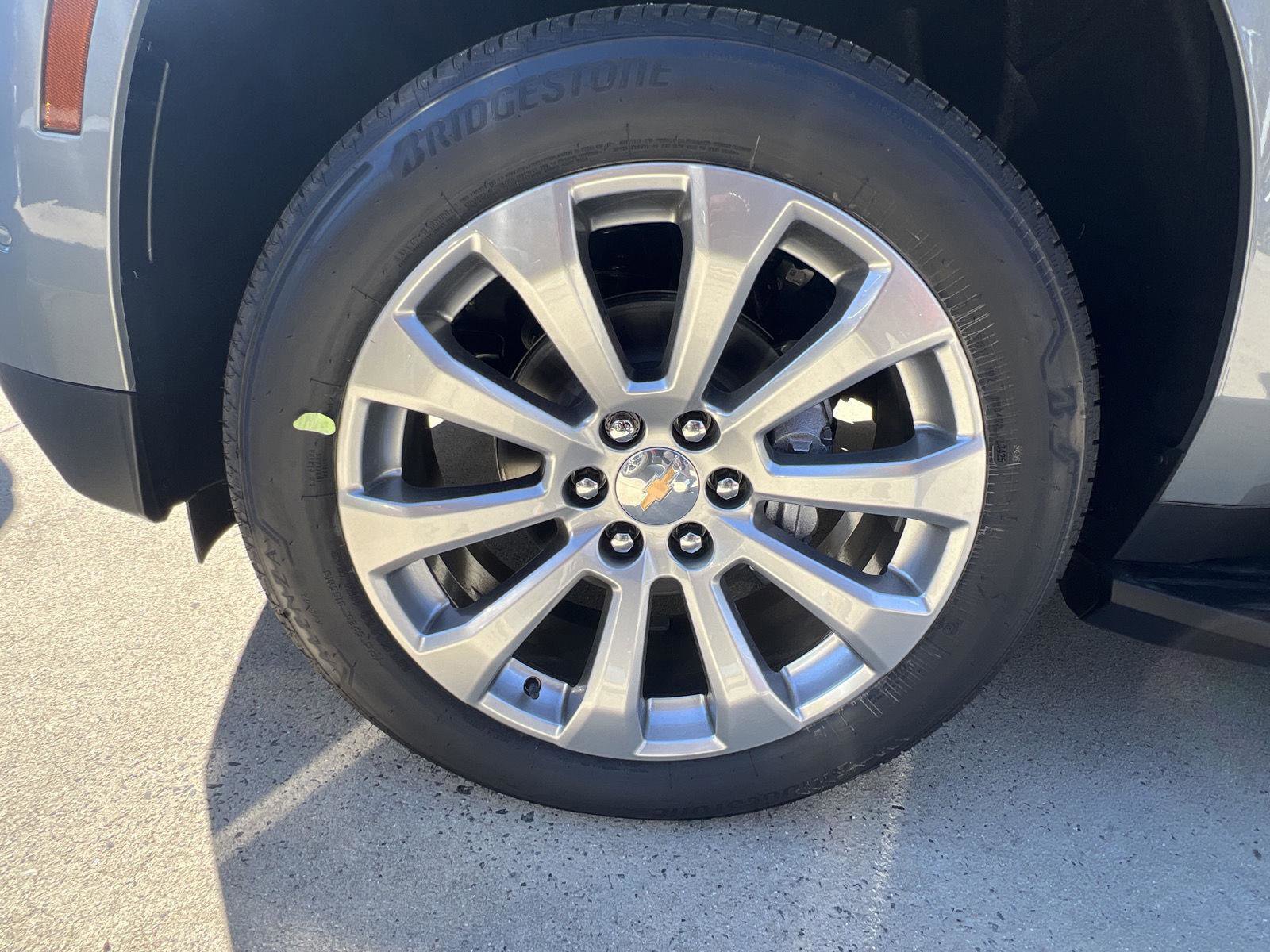 New 2026 Chevrolet Suburban Premier image 31