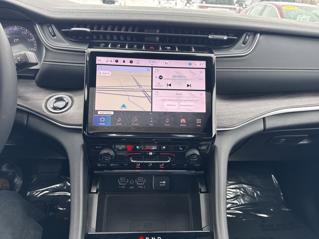 Certified 2024 Jeep Grand Cherokee L Limited w/ Luxury Tech Group II image 3