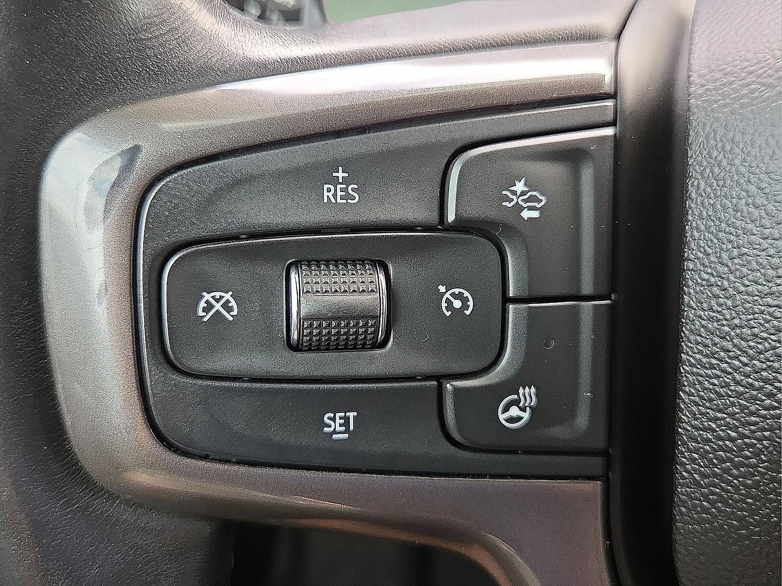 Used 2022 Chevrolet Silverado 1500 ZR2 w/ Technology Package AWD/4WD image 12