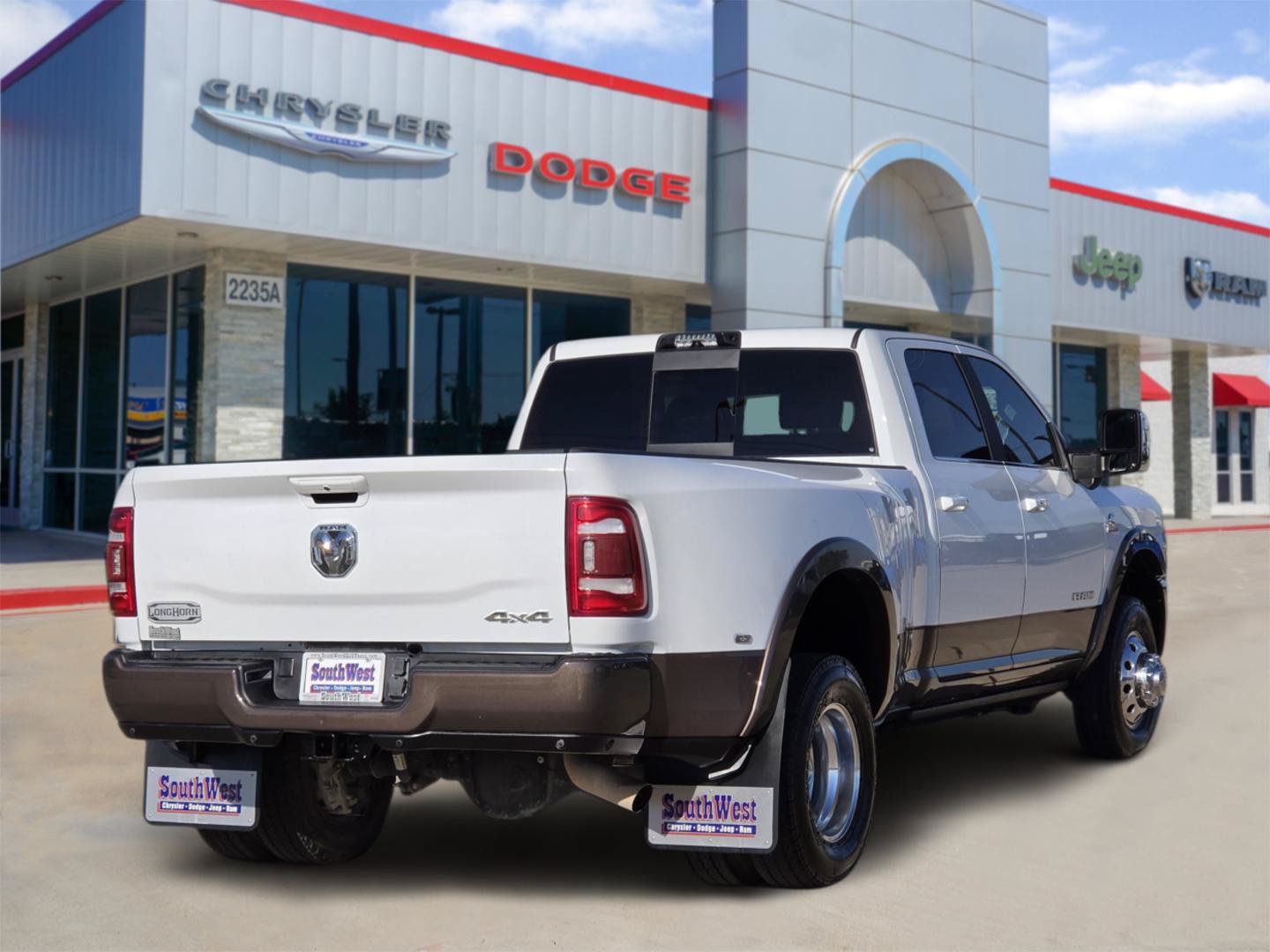 Used 2024 RAM 3500 Limited w/ Towing Technology Group AWD/4WD image 5