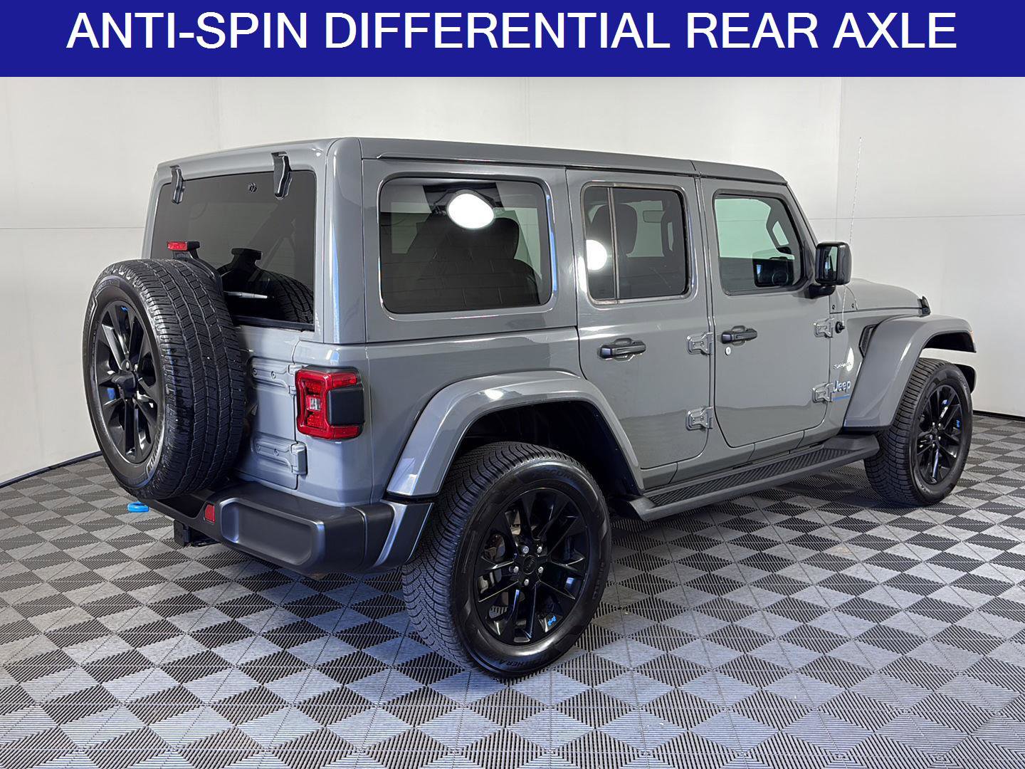 Used 2023 Jeep Wrangler Sahara w/ Cold Weather Group image 5