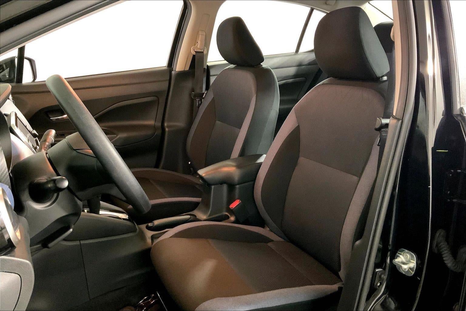 Used 2025 Nissan Versa SV FWD image 19