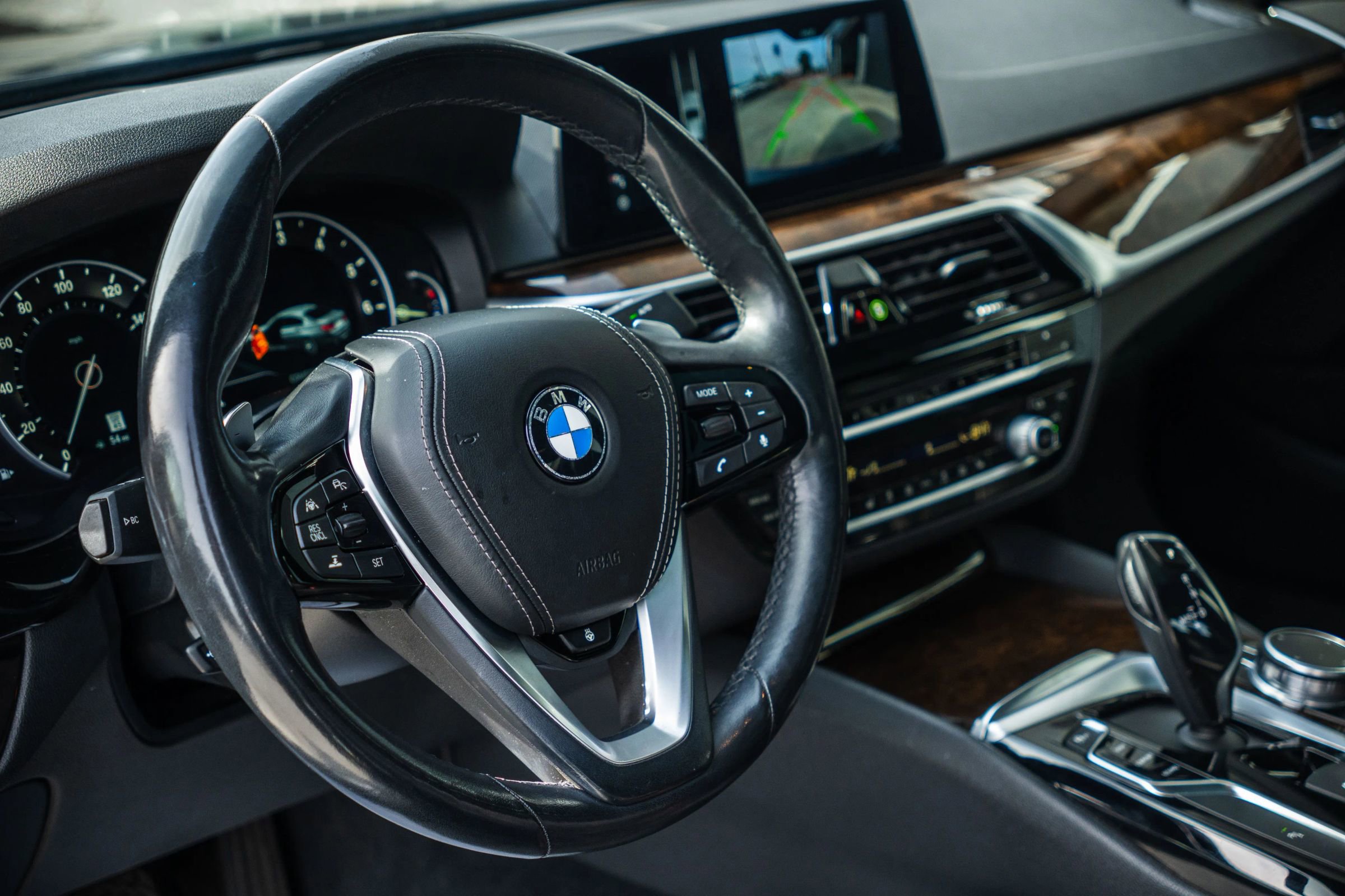 Used 2018 BMW 530i xDrive w/ Premium Package image 12