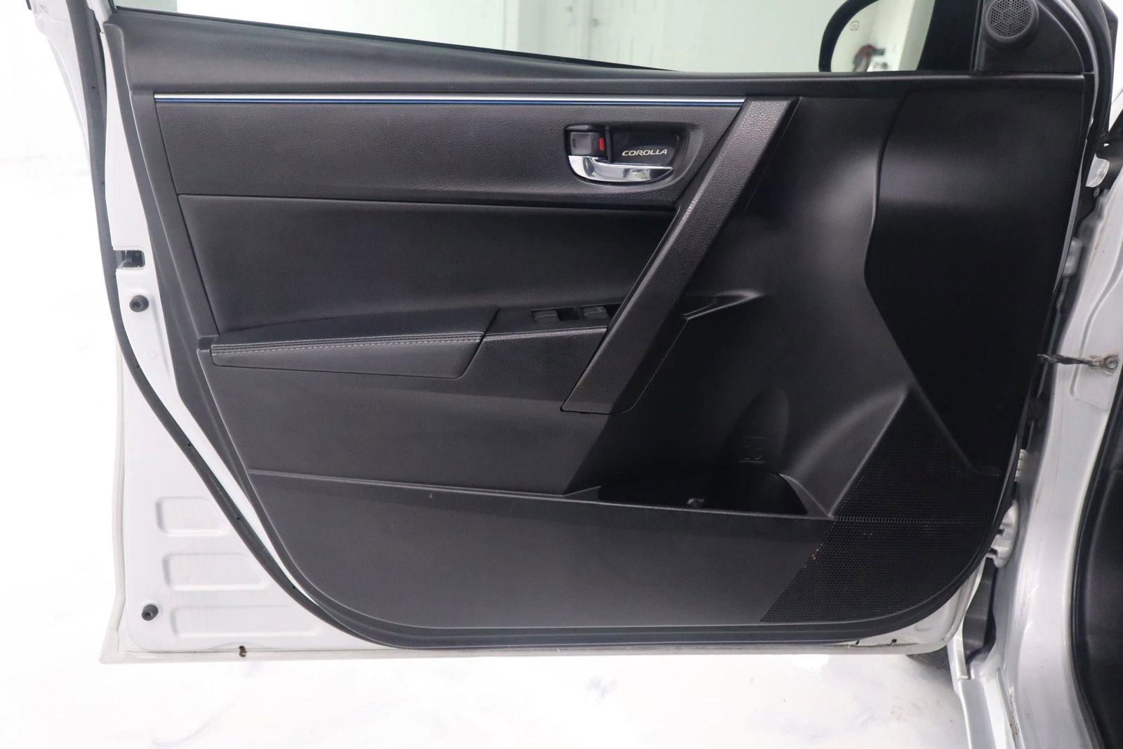 Used 2014 Toyota Corolla S image 9