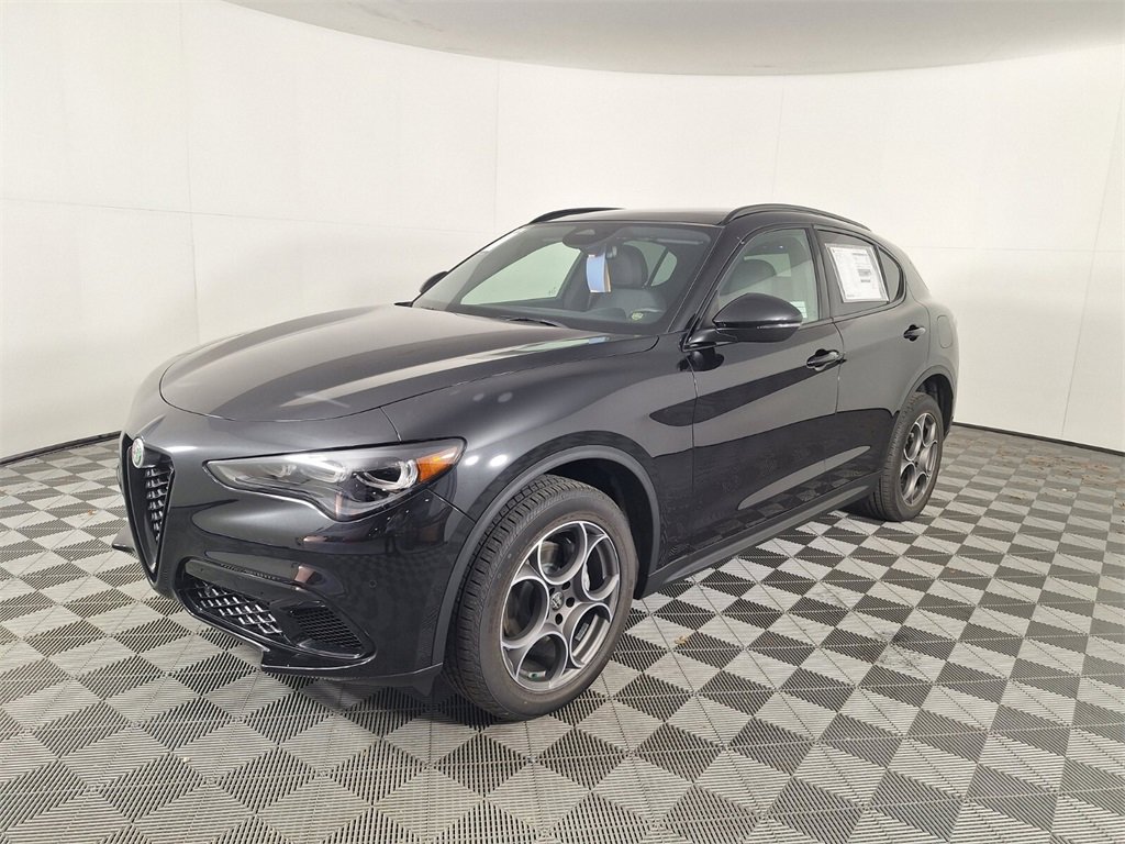 New 2025 Alfa Romeo Stelvio Sprint w/ Convenience Package image 6