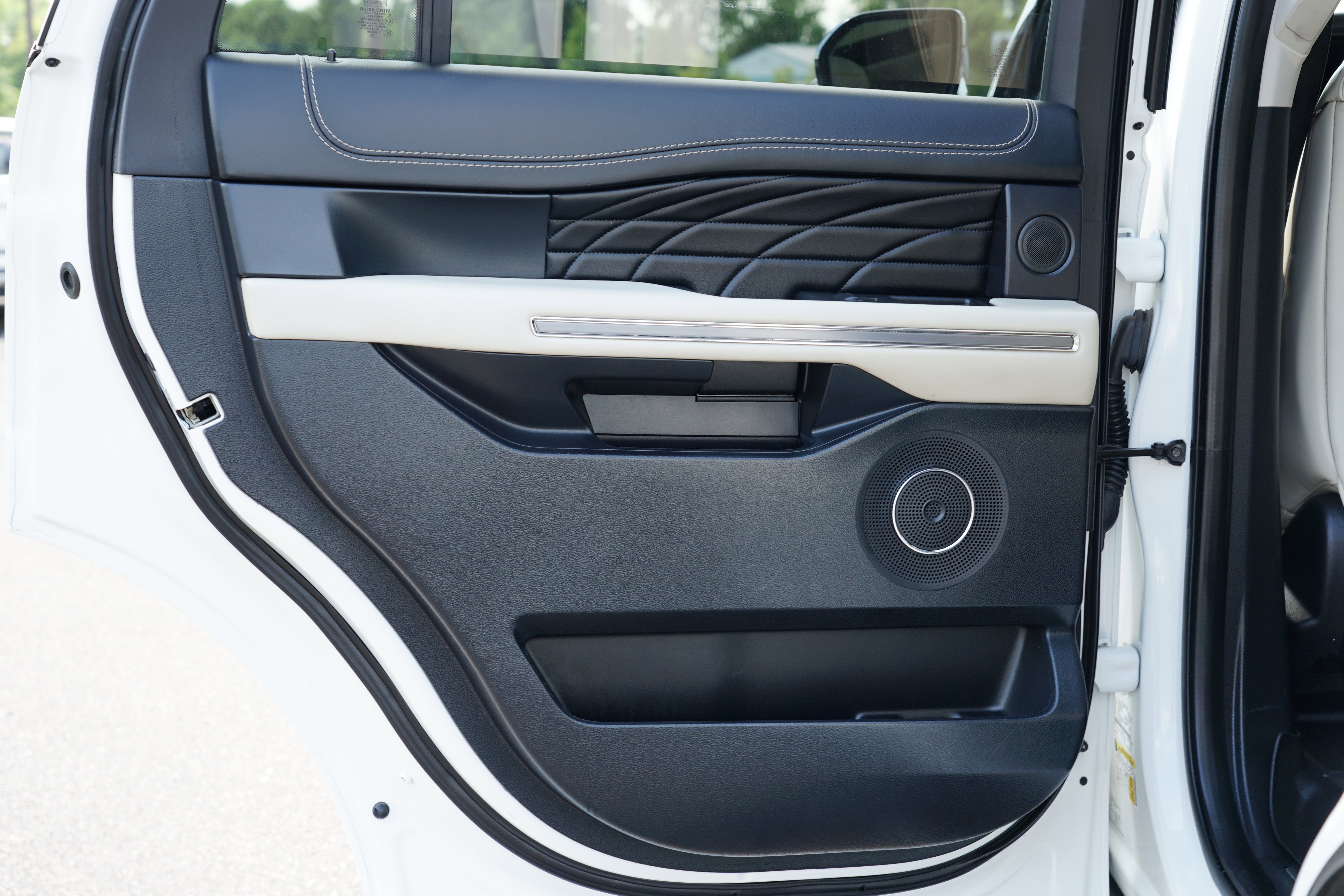 Used 2021 Ford Expedition Platinum image 22