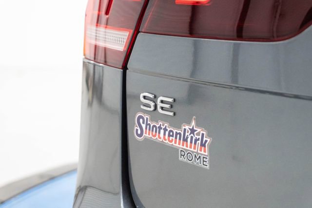 Used 2024 Volkswagen Tiguan SE image 8