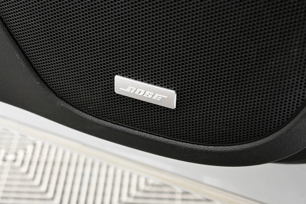 Used 2023 GMC Acadia SLT image 7