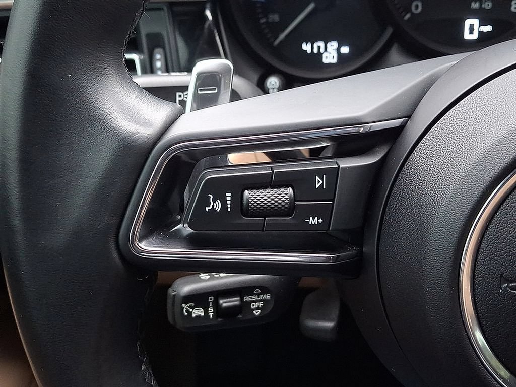 Used 2024 Porsche Macan AWD/4WD image 23