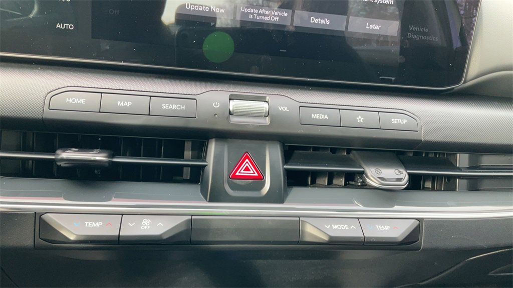 Used 2025 Kia K4 EX image 22