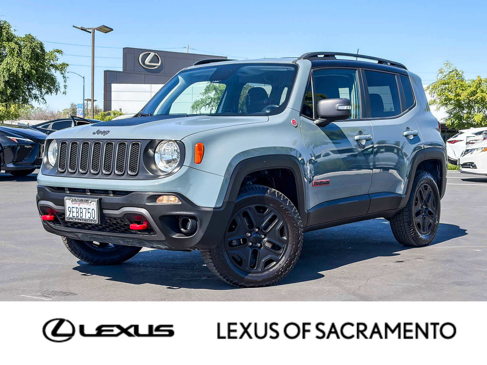 Used 2018 Jeep Renegade Trailhawk w/ Cold Weather Group II image 1