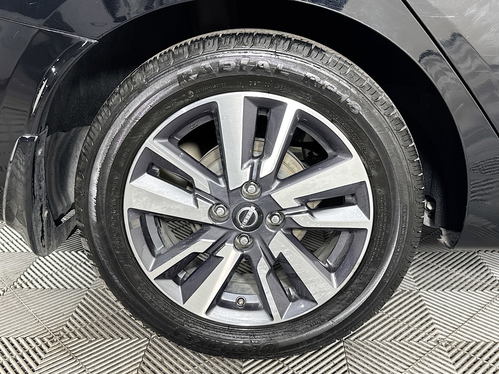 Used 2024 Nissan Versa S w/ S Plus Package image 29