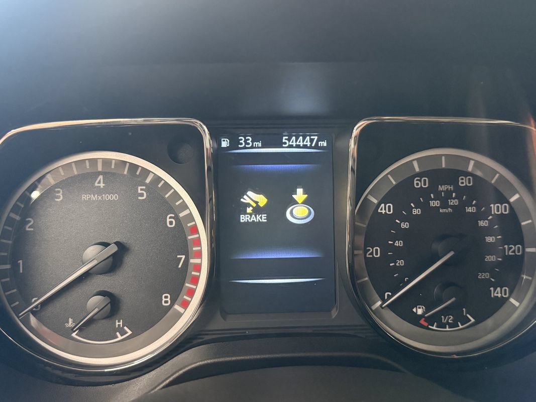 Used 2018 Nissan Titan XD AWD/4WD image 12