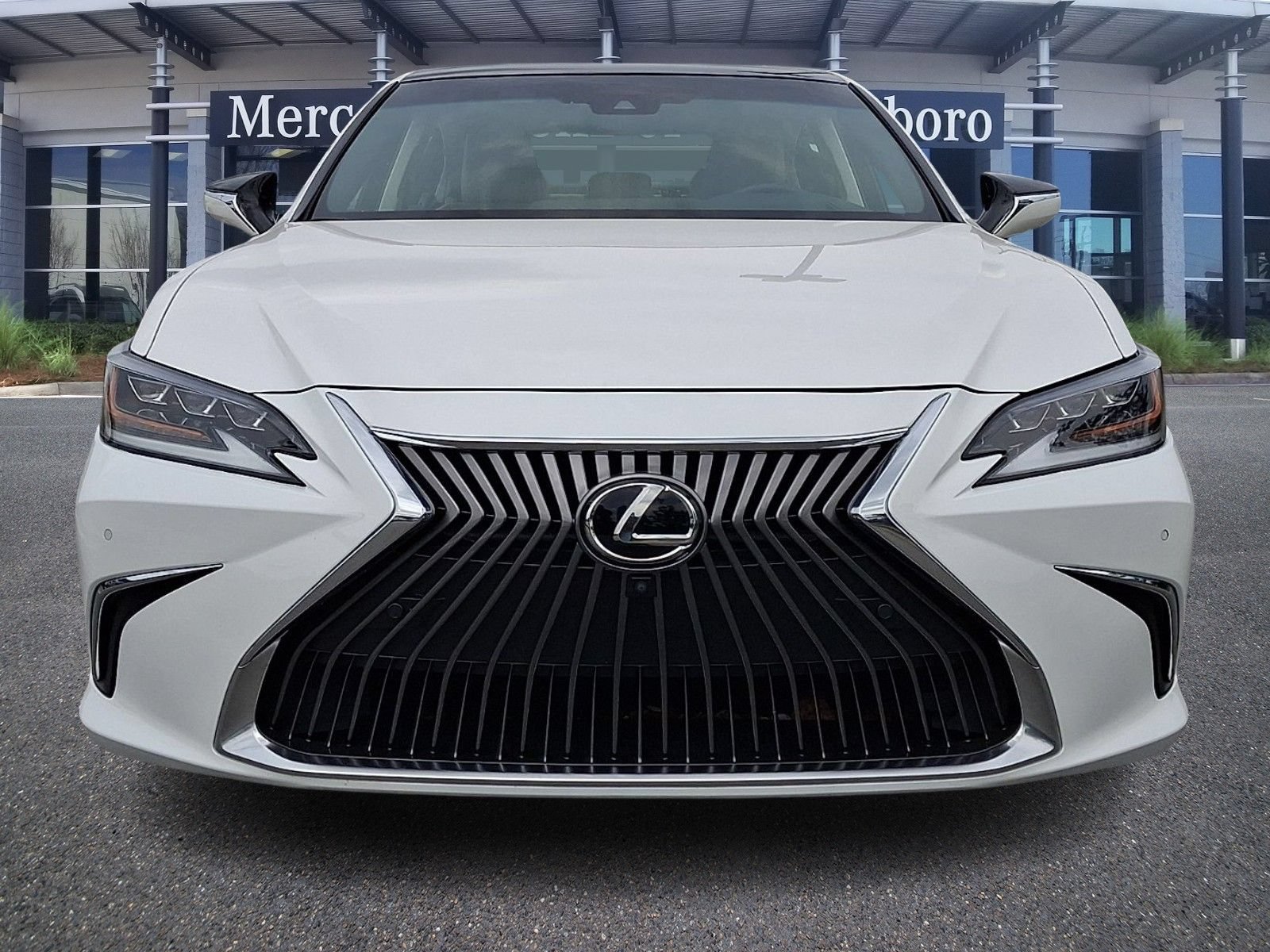 Used 2021 Lexus ES 350 Ultra Luxury w/ Accessory Package 2 FWD image 2