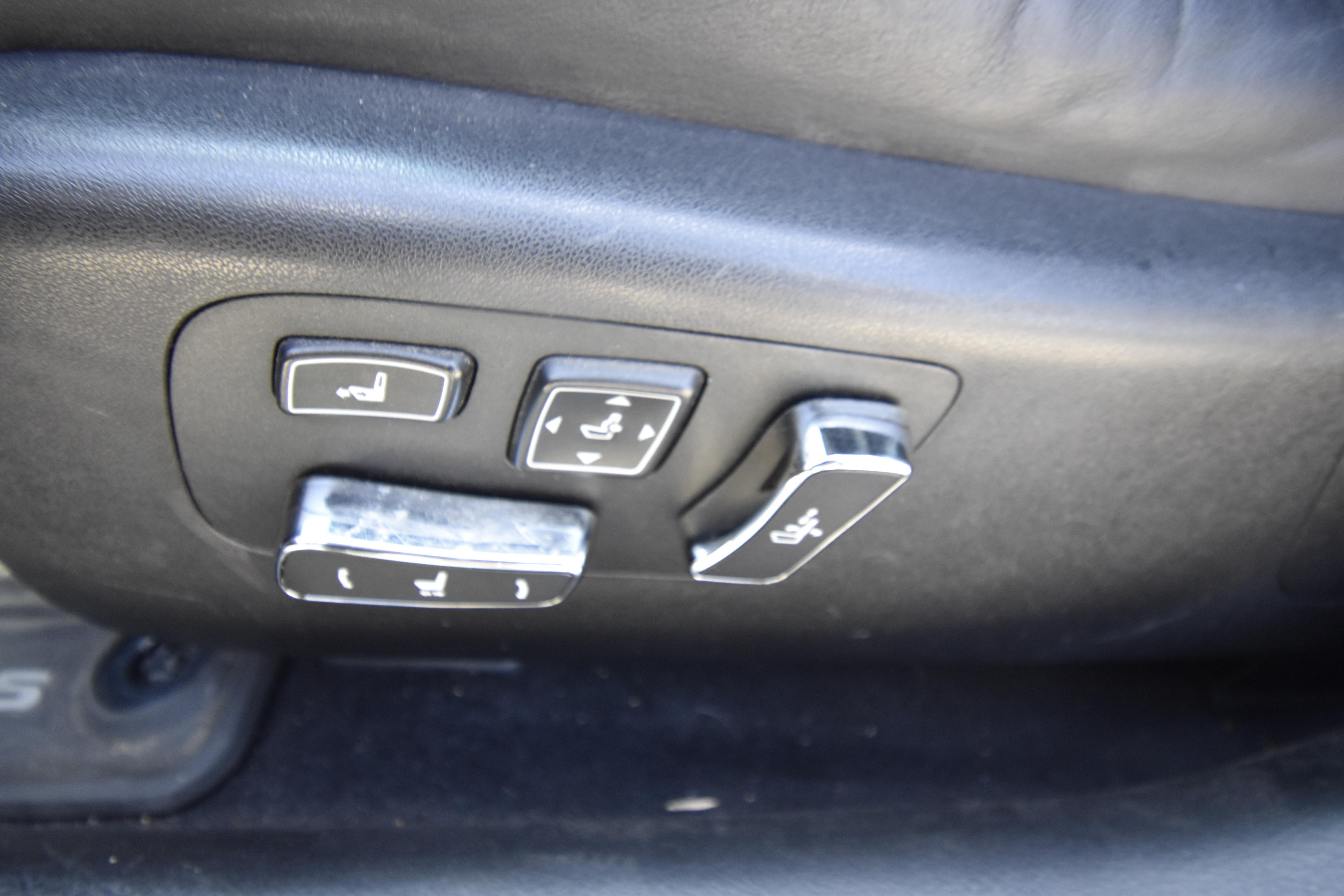 Used 2013 Lexus LS 460 w/ F-Sport Pkg RWD image 24