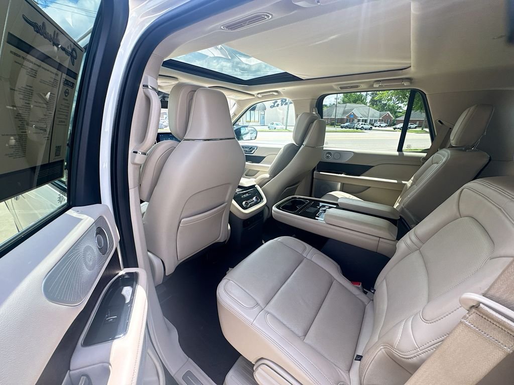 Used 2020 Lincoln Navigator Reserve w/ Luxury Package AWD/4WD image 31