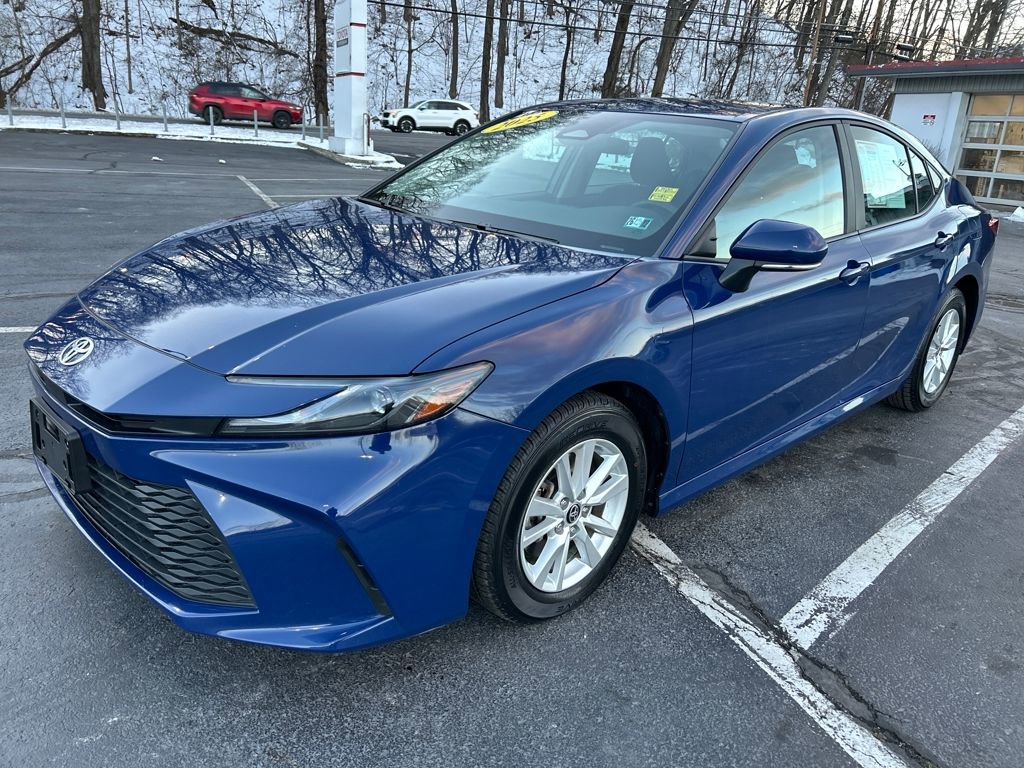Certified 2025 Toyota Camry LE image 1