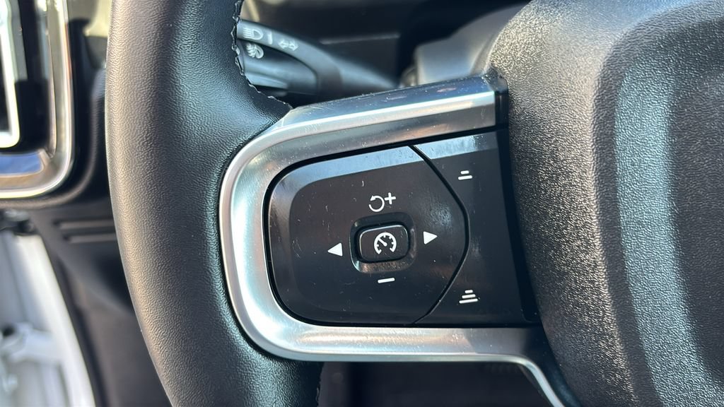 Certified 2026 Volvo XC40 B5 Plus AWD/4WD image 16