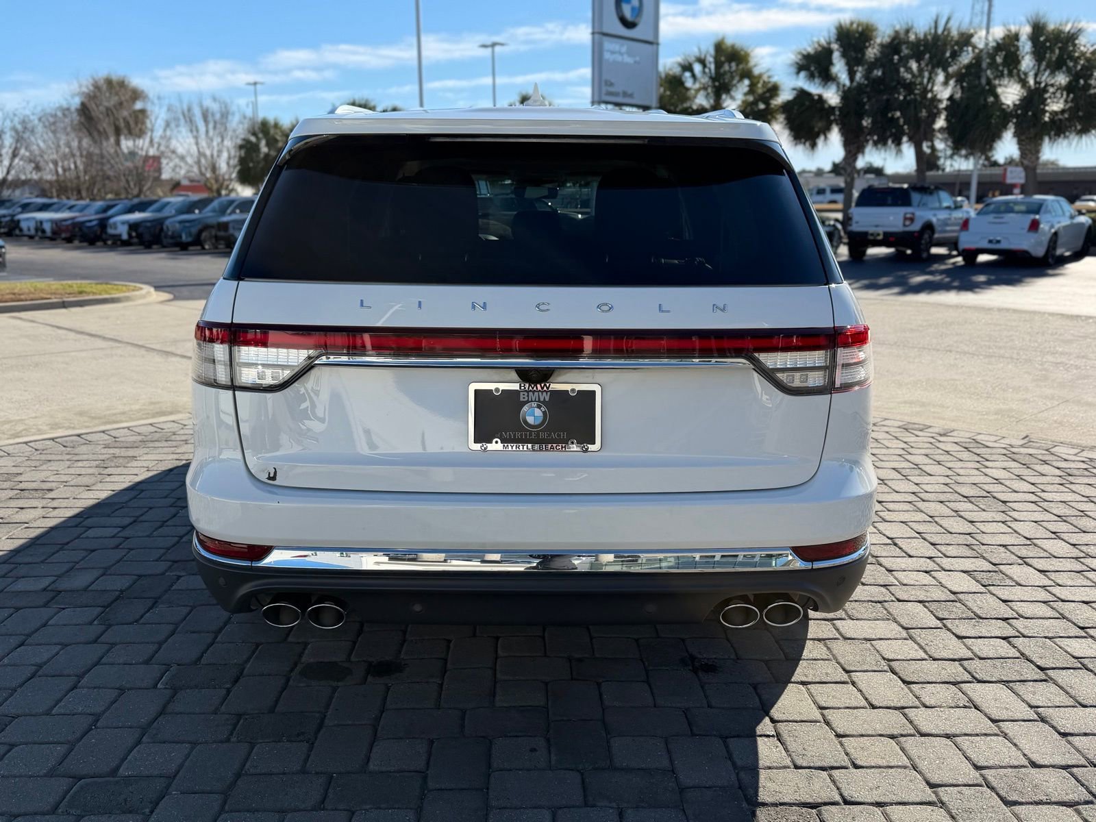Used 2023 Lincoln Aviator Reserve w/ Equipment Group 201A image 10