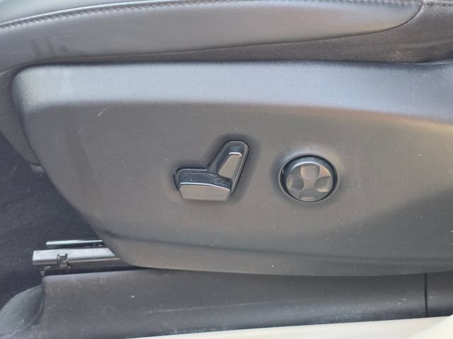 Used 2024 Chrysler Pacifica Touring-L FWD image 20