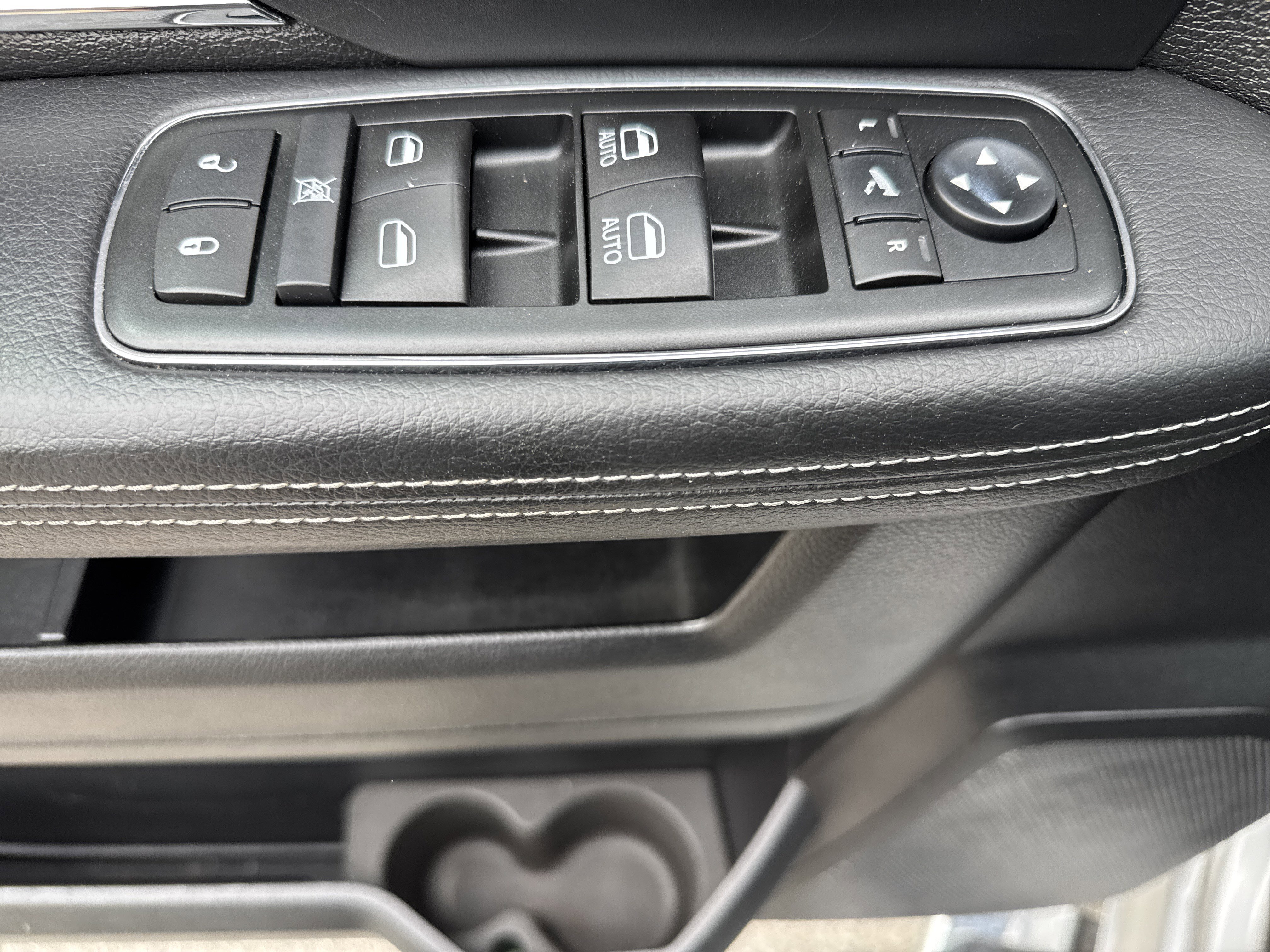 Used 2015 RAM 1500 Laramie w/ Convenience Group image 15