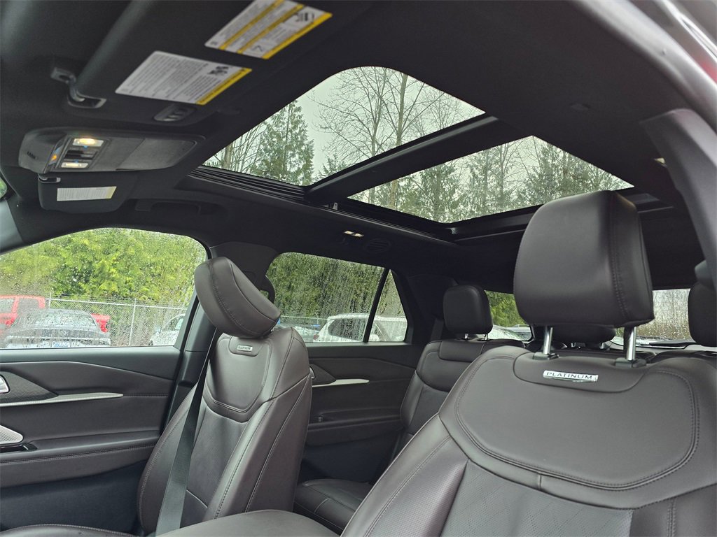 Used 2025 Ford Explorer Platinum image 23