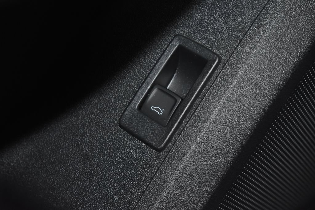 Certified 2025 Audi Q5 2.0T Premium w/ Convenience Package image 6