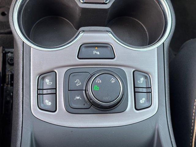 Used 2024 GMC Terrain AT4 w/ Tech Package image 26