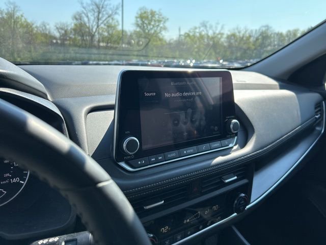 Used 2025 Nissan Rogue SV image 8