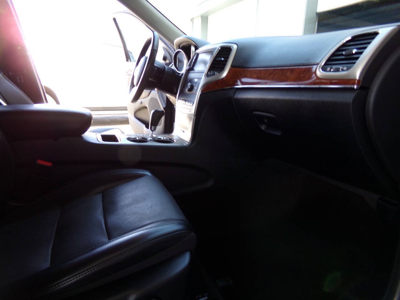 Used 2011 Jeep Grand Cherokee Limited RWD image 27