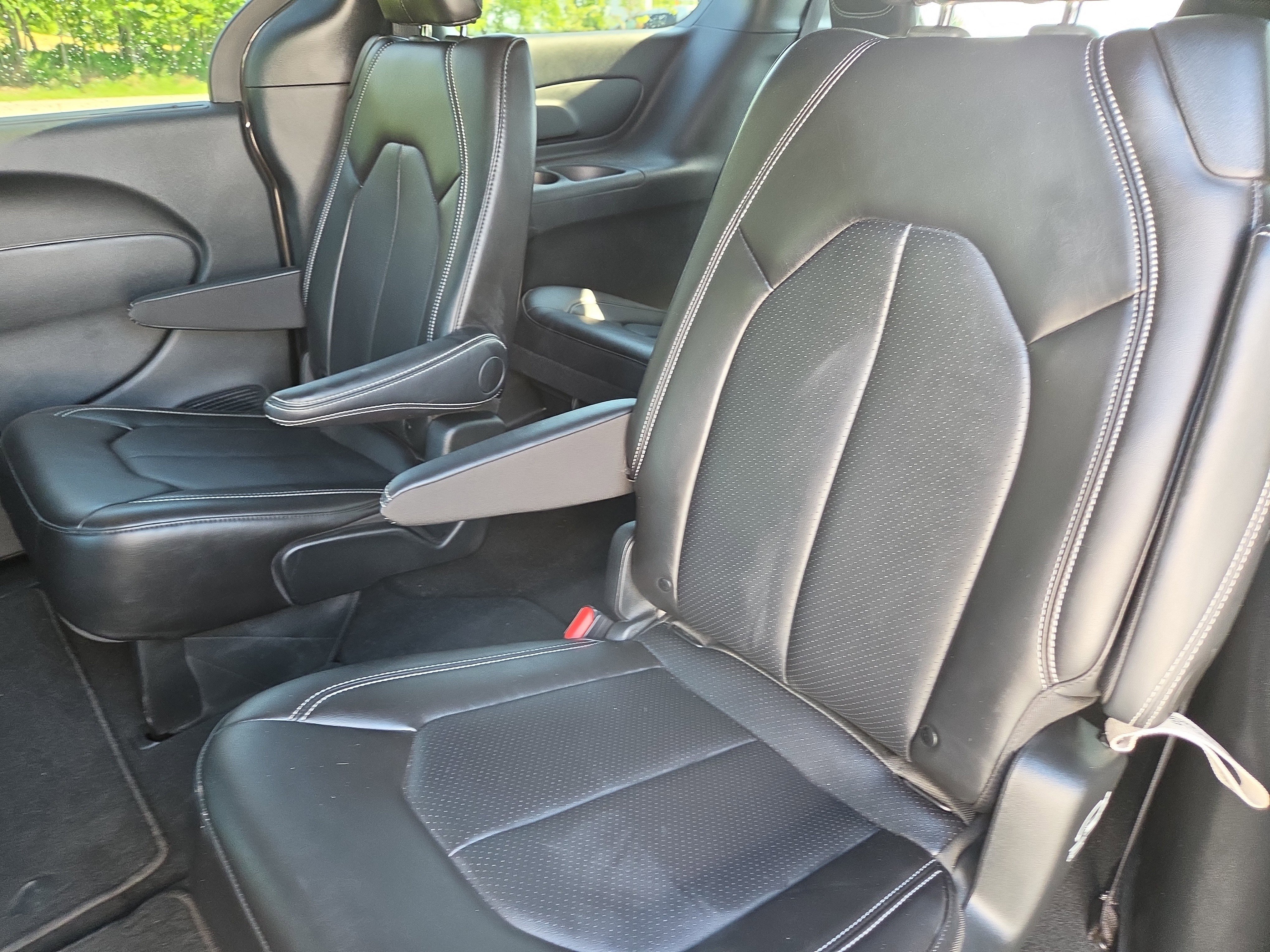 Certified 2026 Chrysler Pacifica Select FWD image 10