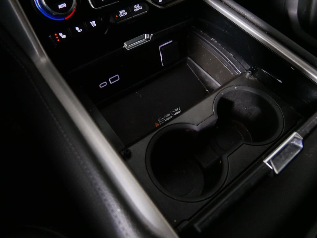 Used 2024 GMC Yukon Denali w/ Advanced Technology Package AWD/4WD image 28