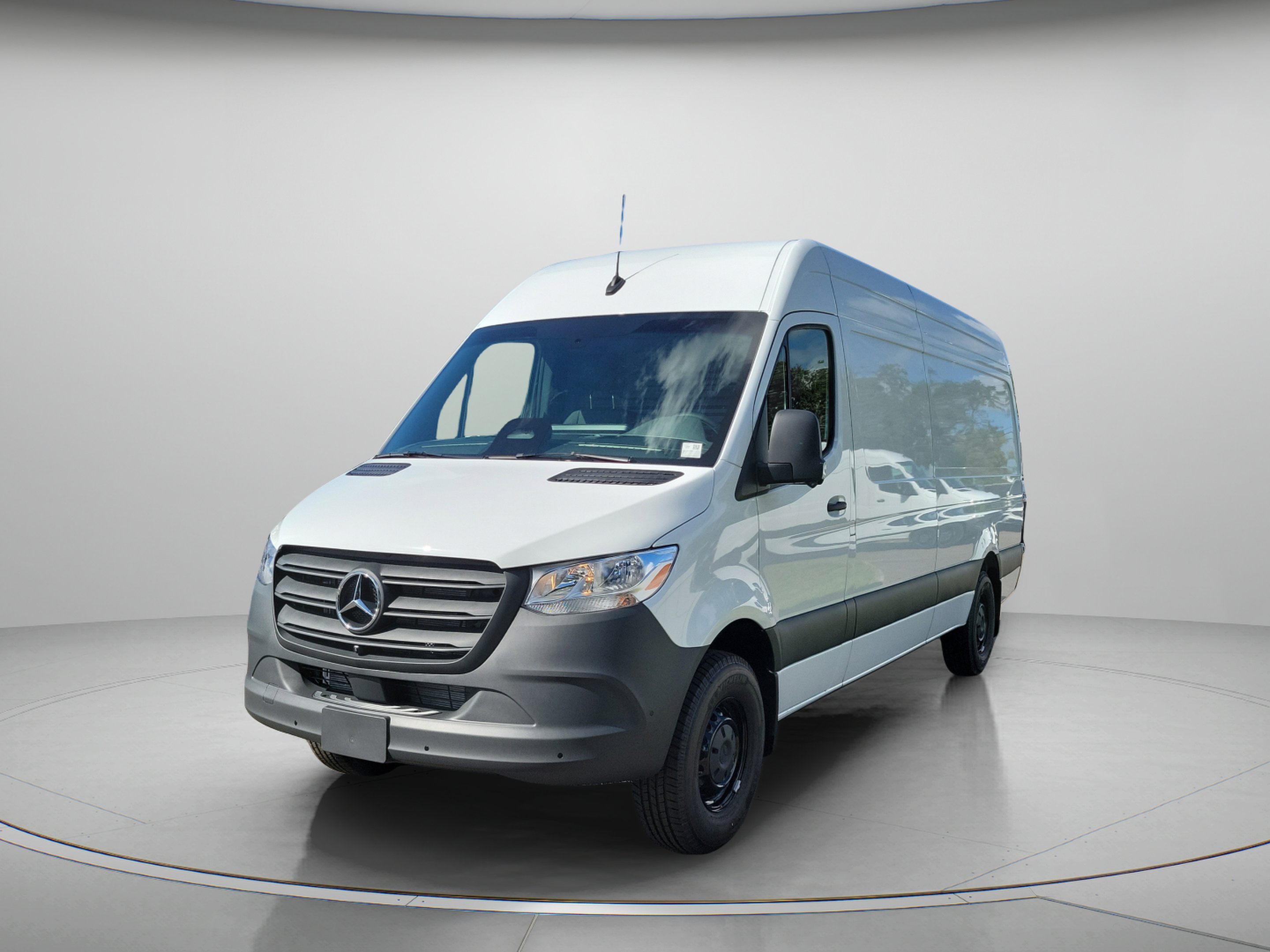 Used 2026 Mercedes-Benz Sprinter 2500 image 2