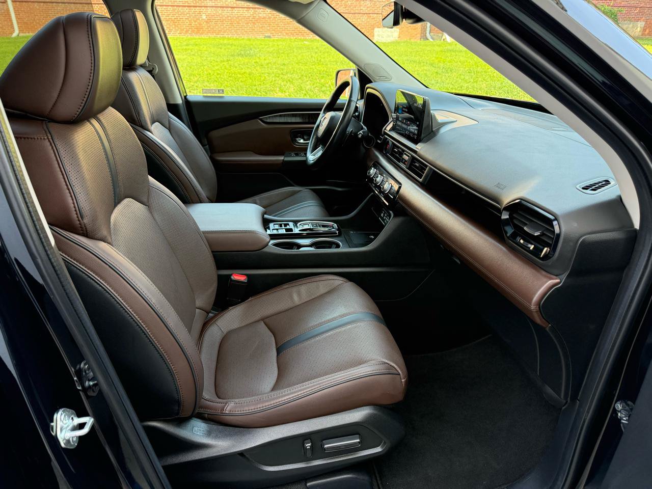 Used 2023 Honda Pilot Elite image 22