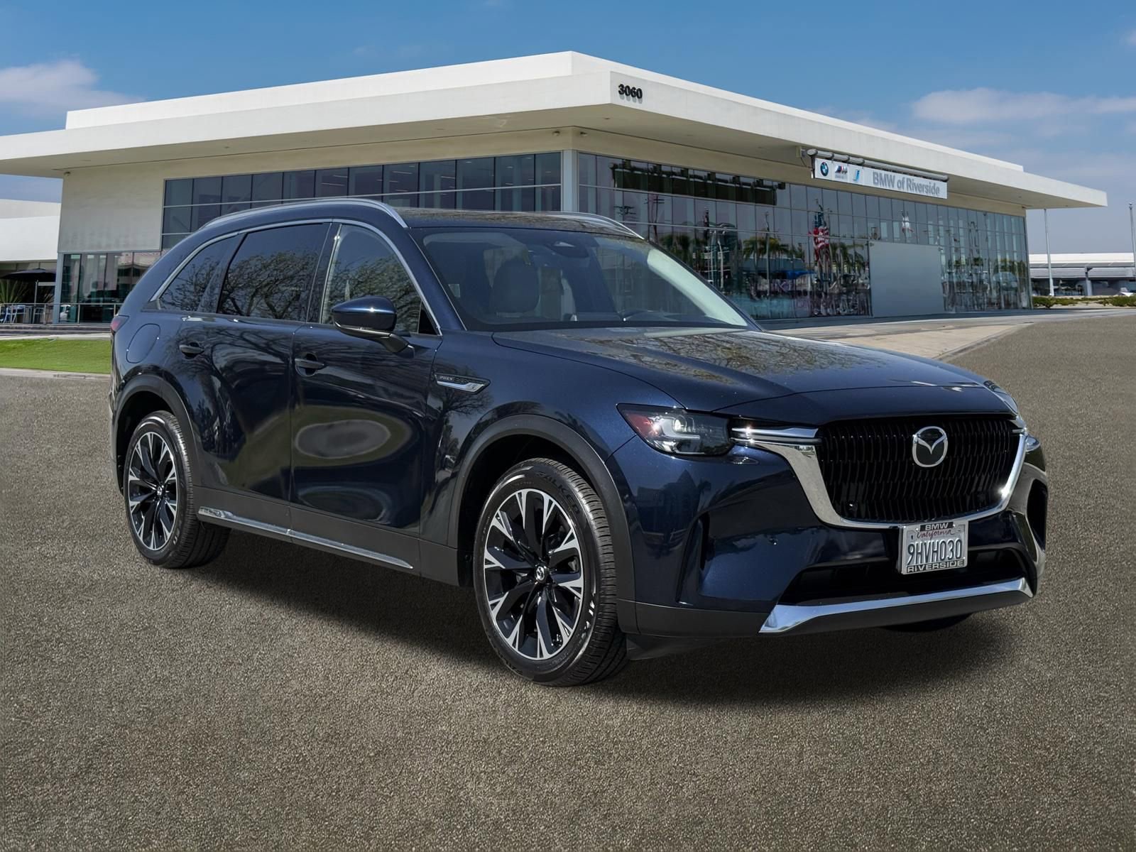 Used 2024 MAZDA CX-90 Plug-In Hybrid w/ Premium Pkg image 2