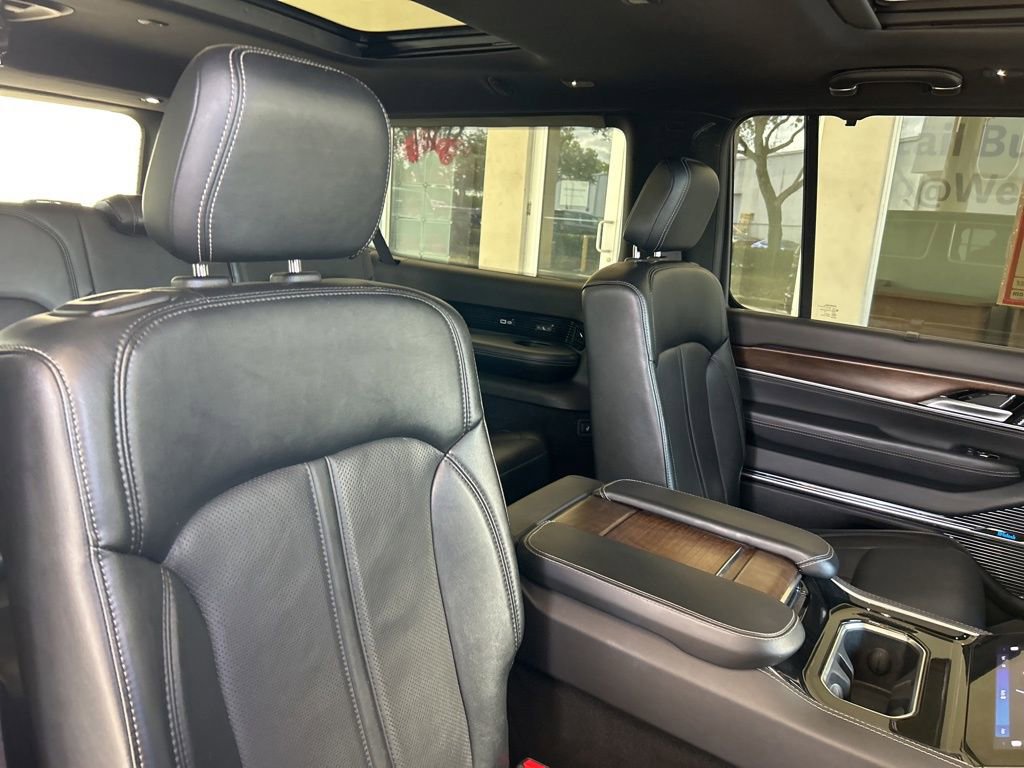 Used 2024 Jeep Grand Wagoneer L 4WD image 29