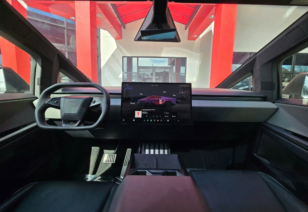 Used 2024 Tesla Cybertruck AWD Crew Cab image 22