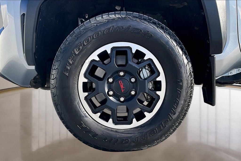 Used 2024 Toyota Tacoma TRD Off-Road AWD/4WD image 33